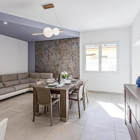 Loredana By Santa Maria Del Focallo